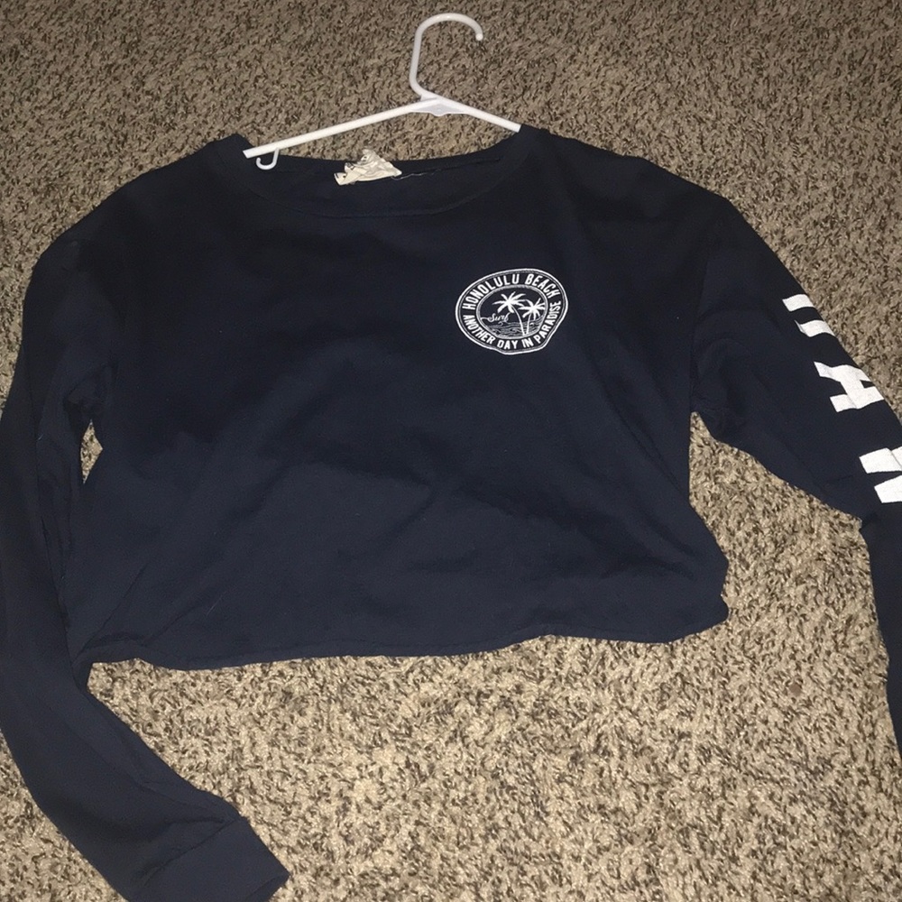 Long sleeved crop top